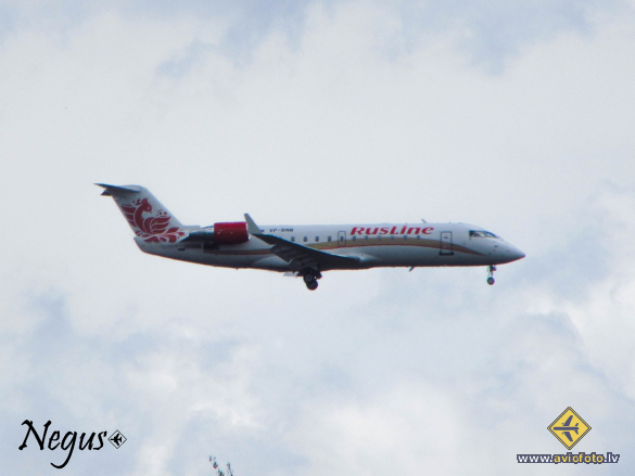 Bombardier CRJ-100ER (CL-600-2B19)